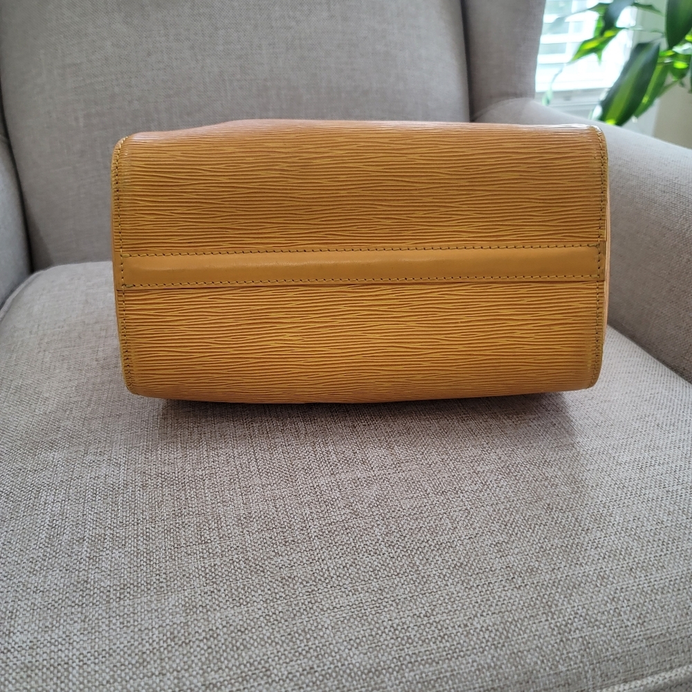 Louis Vuitton Epi Speedy 25 Yellow - Picture 5 of 16